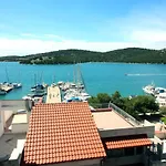 Guest house Mila Tisno