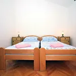 Guest house Mila Tisno