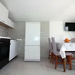 Guest house Mila Tisno