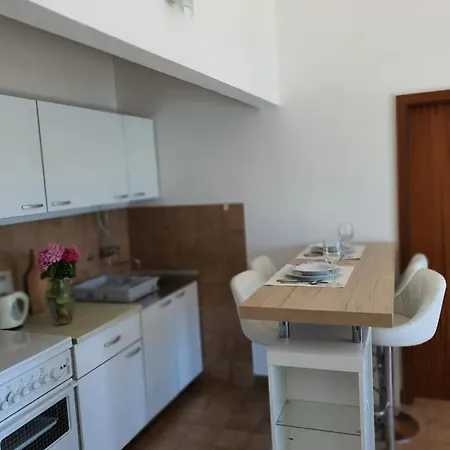Konukevi Mila Tisno