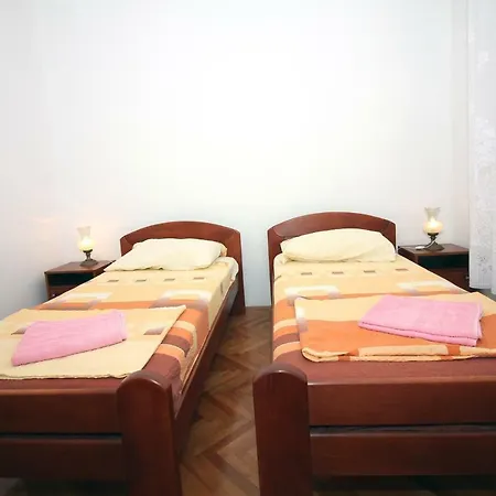 Mila Gostinjska kuća Tisno