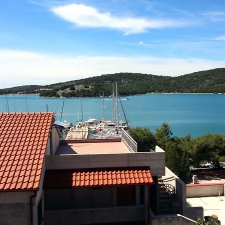 Mila Gostinjska kuća Tisno