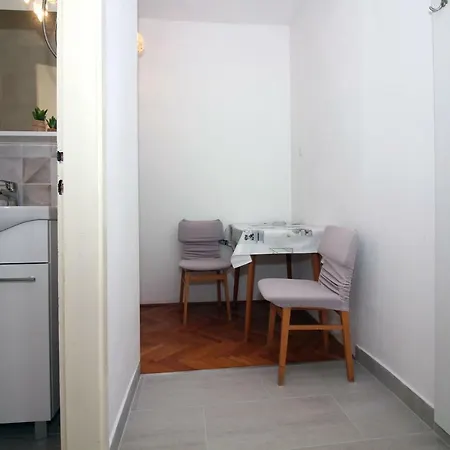 Mila Gostinjska kuća Tisno