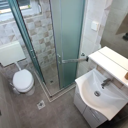 Konukevi Mila 3*
