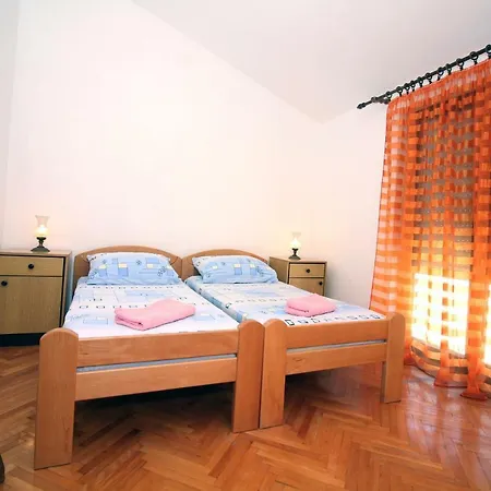 Konukevi Mila 3*