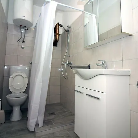 Mila 3* Tisno