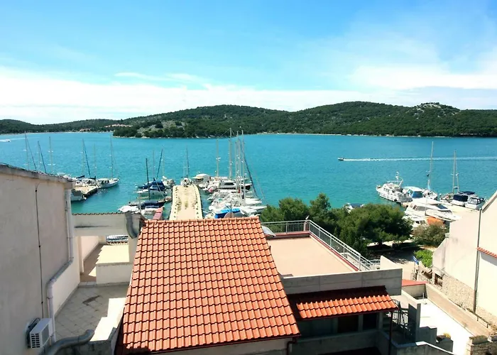 Guest house Mila Tisno